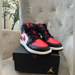 Nike Air Jordan 1 Mid